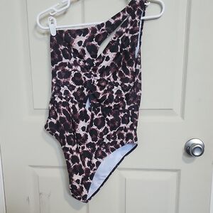 Leopard Print One-Shoulder Swimsuit